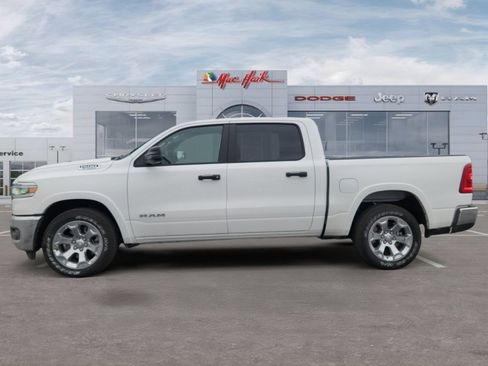 New 2026 RAM 1500 2WD Crew Cab image 2