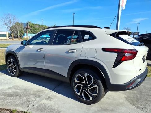 New 2026 Chevrolet Trax RS w/ Sunroof Package image 5