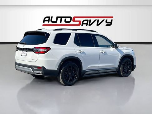 Used 2025 Honda Pilot Touring image 7