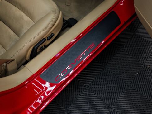 Used 2007 Chevrolet Corvette Coupe w/ Preferred Equipment Group RWD image 27