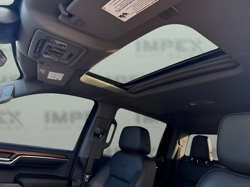Used 2023 GMC Sierra 1500 Denali w/ Denali Reserve Package AWD/4WD image 10