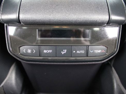 Used 2022 Toyota Highlander XSE image 17