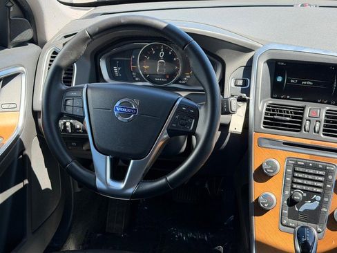 Used 2017 Volvo XC60 T5 Inscription w/ Preferred Option Package AWD/4WD image 13