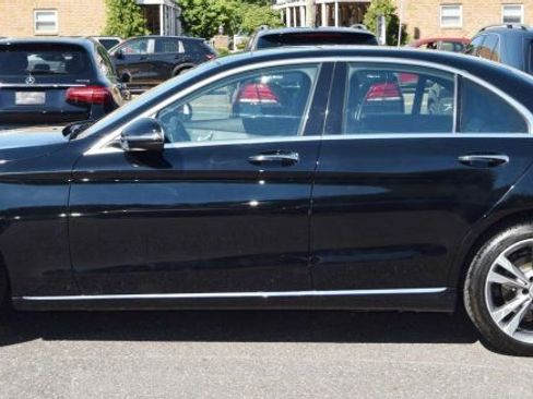 Used 2018 Mercedes-Benz C 300 4MATIC Sedan image 6