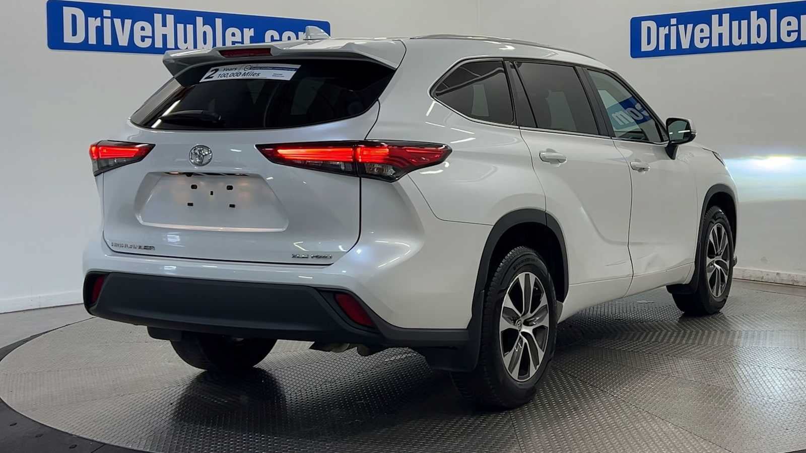 Used 2023 Toyota Highlander XLE AWD/4WD image 7