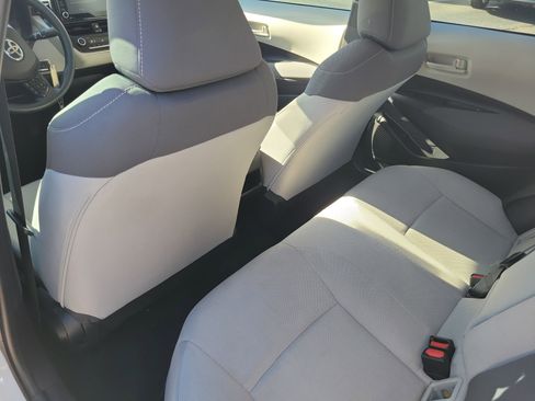 Used 2022 Toyota Corolla LE image 11