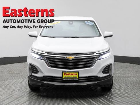 Used 2023 Chevrolet Equinox LT image 2