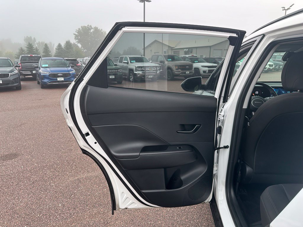 Used 2025 Hyundai Kona SEL AWD/4WD image 21