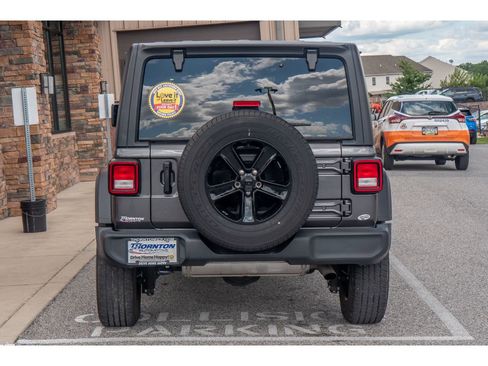 Used 2022 Jeep Wrangler Unlimited Sport image 4