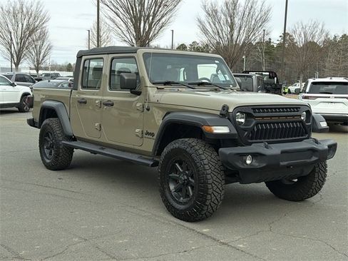 Used 2020 Jeep Gladiator Sport image 15