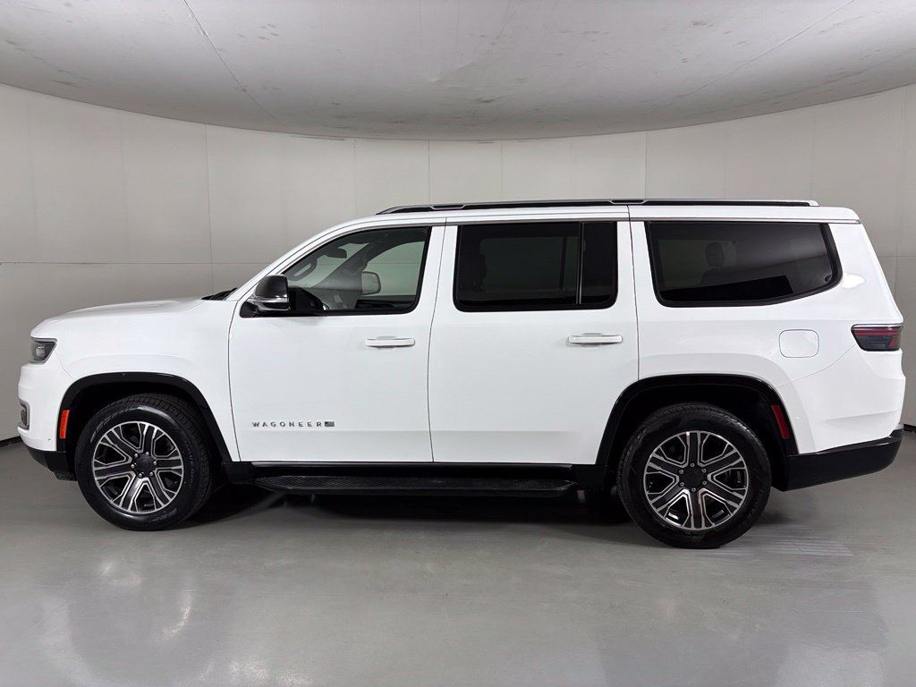 Used 2024 Jeep Wagoneer Series II w/ Flexible Seating Group RWD image 5