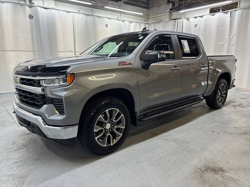 Used 2025 Chevrolet Silverado 1500 LT AWD/4WD image 1