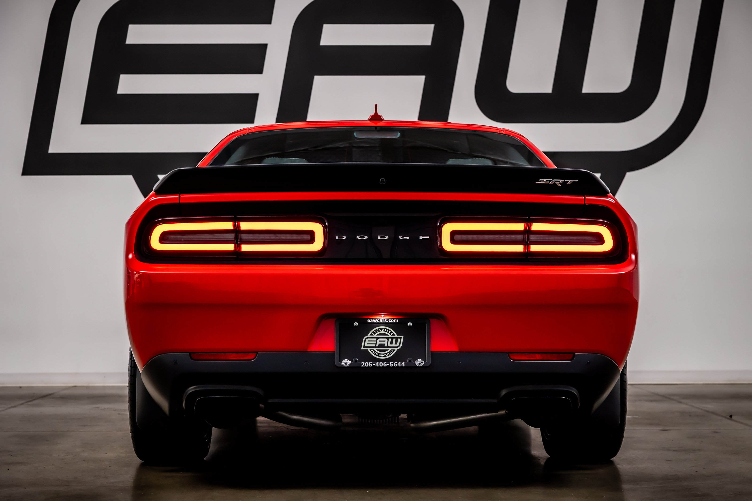 Used 2016 Dodge Challenger SRT Hellcat RWD image 10