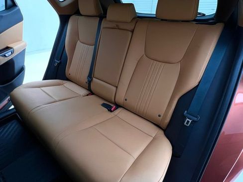 Used 2025 Lexus NX 250 FWD w/ Towing Package (2000 Lbs) image 18