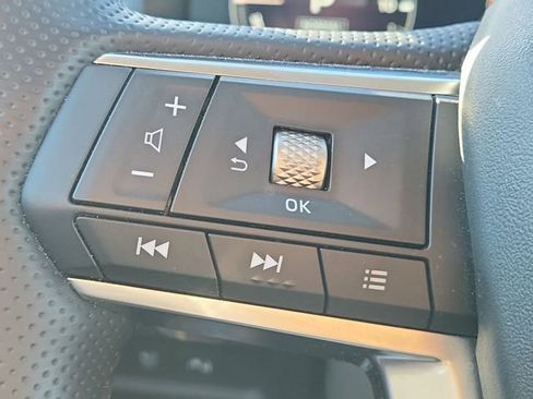 Used 2025 Mitsubishi Outlander SE image 27