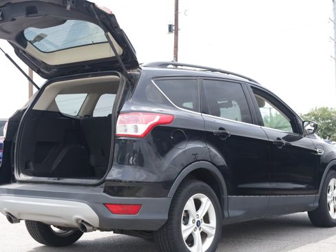 Used 2016 Ford Escape SE FWD image 5