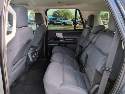 Used 2025 Ford Expedition Active RWD image 13