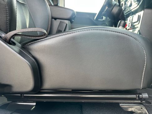 Used 2022 Jeep Wrangler Unlimited Rubicon w/ Xtreme Recon 35" Tire Package image 30