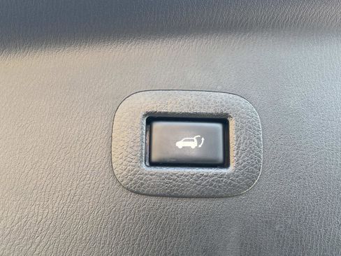 Used 2019 Nissan Armada Platinum w/ Captain's Chairs Package image 10