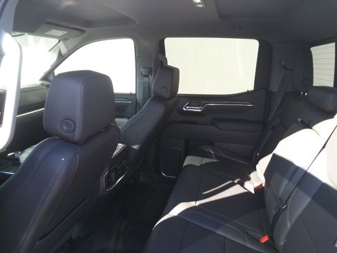 Used 2025 GMC Sierra 1500 SLT w/ SLT Premium Plus Package image 8