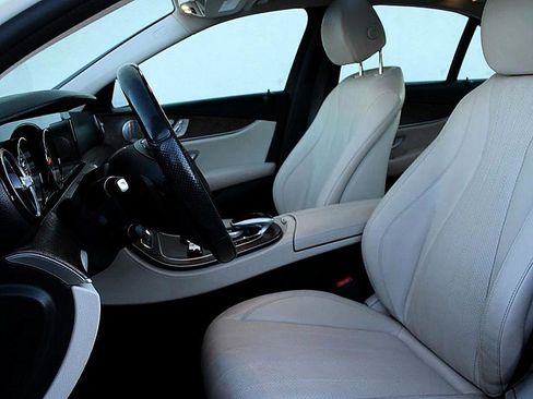 Used 2018 Mercedes-Benz E 300 image 11
