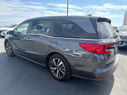Used 2024 Honda Odyssey Touring image 2