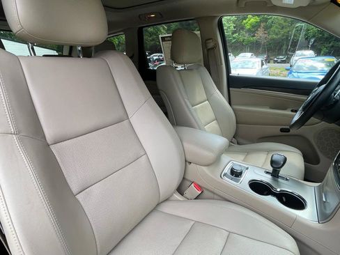 Used 2014 Jeep Grand Cherokee Limited w/ Luxury Group II AWD/4WD image 29