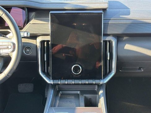 Certified 2025 GMC Acadia Elevation image 14