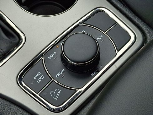 Used 2021 Jeep Grand Cherokee Limited X AWD/4WD image 26