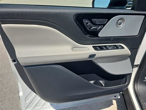 New 2026 Lincoln Aviator Reserve AWD/4WD image 14