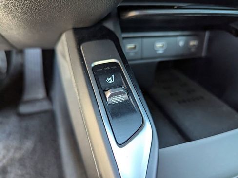 Certified 2023 Kia Sorento S w/ Panoramic Sunroof Package image 23