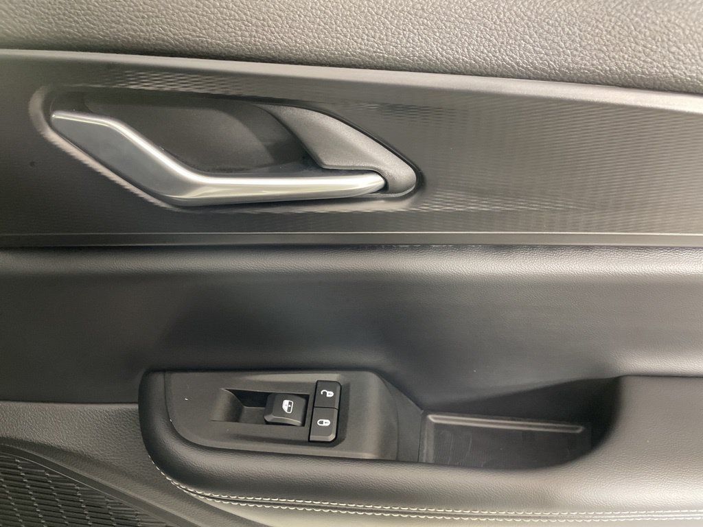 New 2025 Jeep Grand Cherokee Laredo X w/ Luxury Tech Group I AWD/4WD image 15