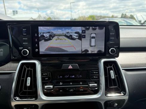 Used 2022 Kia Sorento SX Prestige image 14