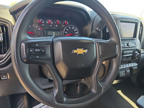 Used 2020 Chevrolet Silverado 1500 Custom w/ Custom Value Package image 10