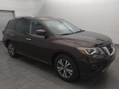 Used 2019 Nissan Pathfinder SL FWD image 11