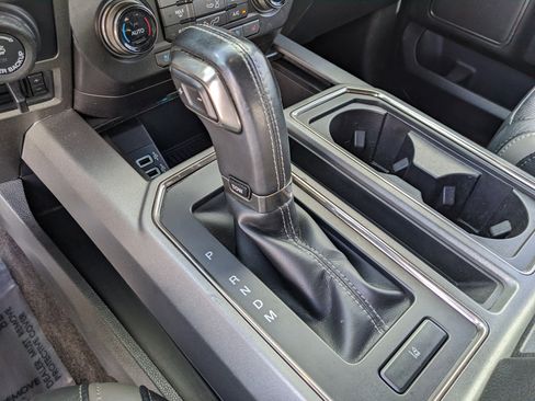 Used 2018 Ford F150 Raptor w/ Equipment Group 802A Luxury image 31