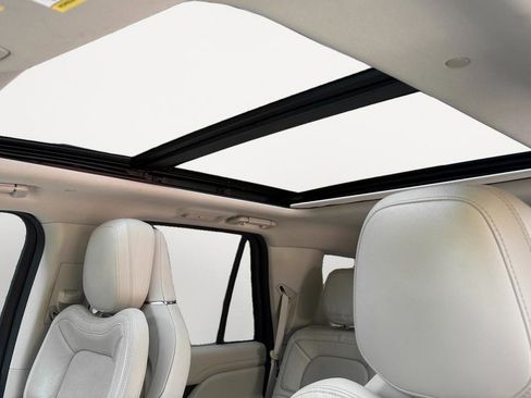 Used 2021 Lincoln Navigator Reserve w/ Luxury Package image 19