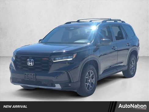 Used 2023 Honda Pilot TrailSport image 1