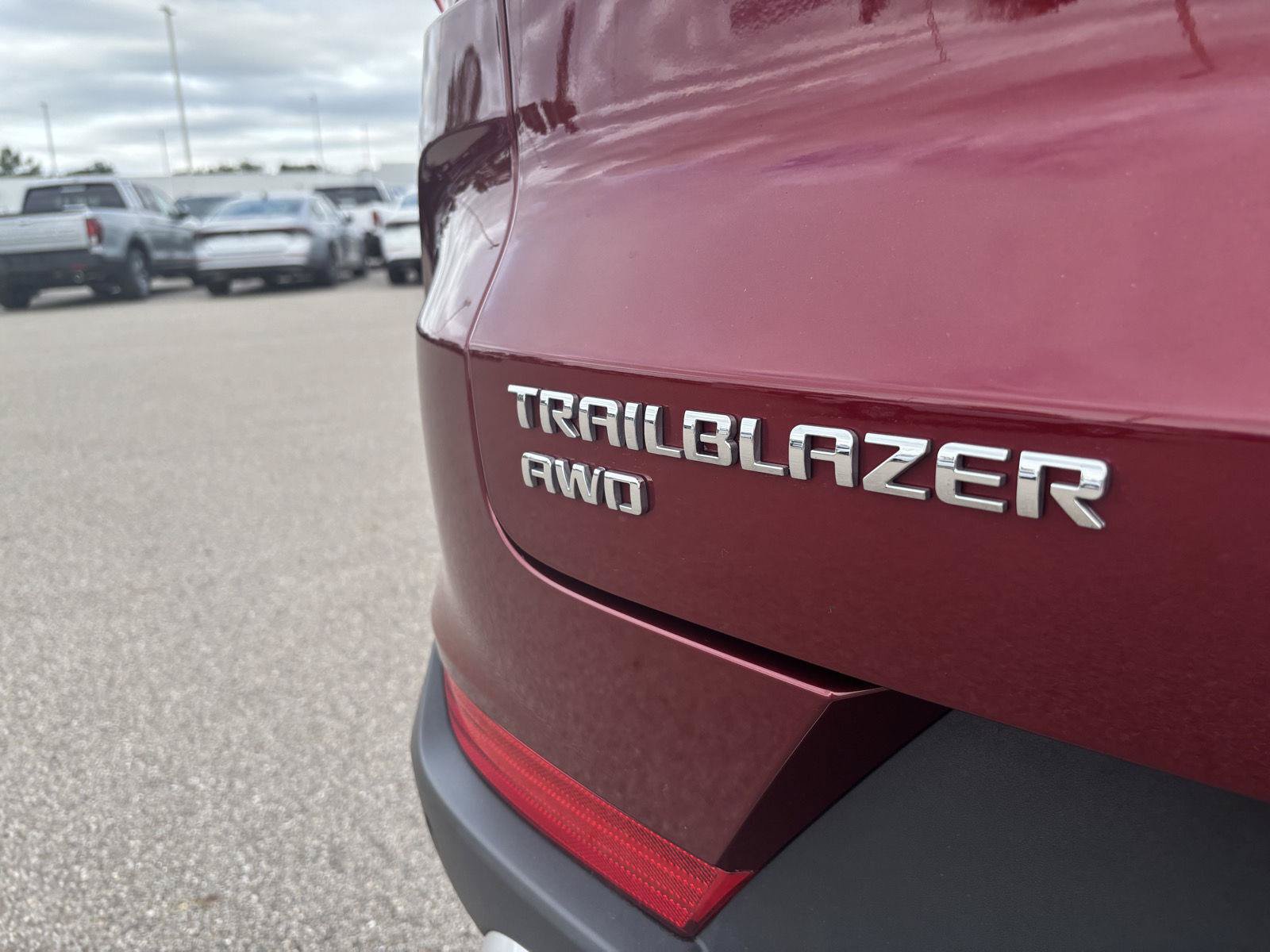 Used 2024 Chevrolet TrailBlazer LT w/ Convenience Package AWD/4WD image 12