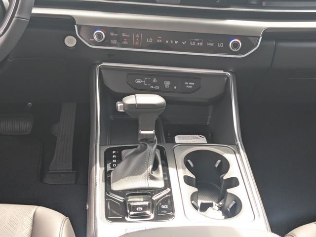 New 2027 Kia Carnival EX w/ Dark Edition Package FWD image 17