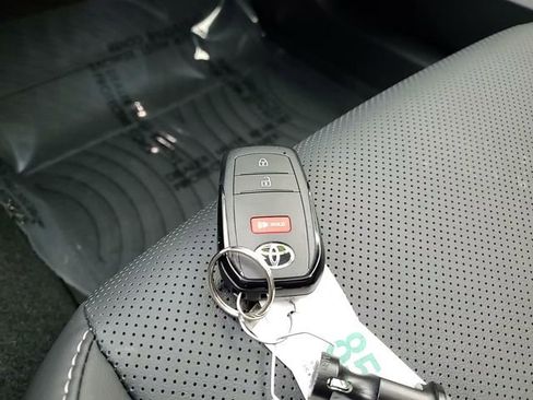 Used 2025 Toyota Prius Limited image 30