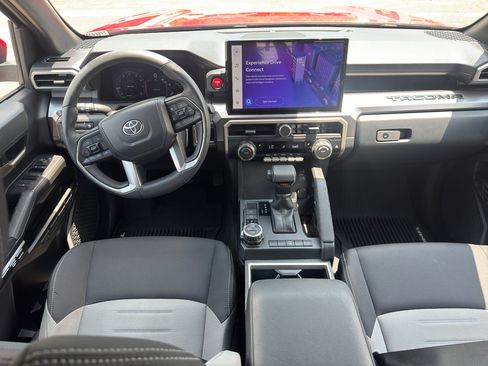 Used 2025 Toyota Tacoma TRD Off-Road AWD/4WD image 11