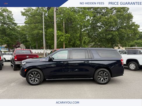 Used 2022 Chevrolet Suburban Z71 w/ Z71 Off-Road Package AWD/4WD image 3