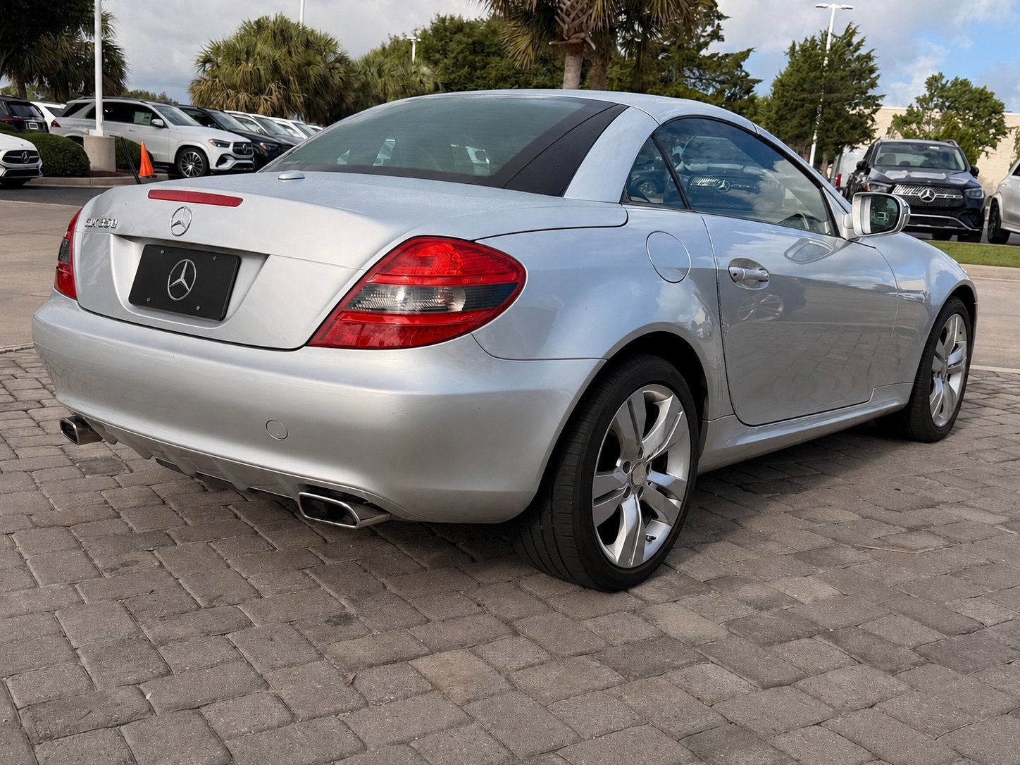 Used 2010 Mercedes-Benz SLK 350 image 6