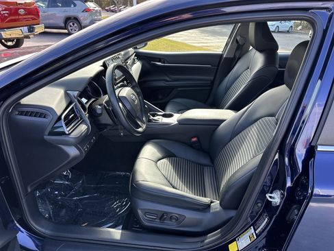 Certified 2021 Toyota Camry SE image 16
