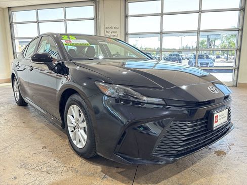 Certified 2025 Toyota Camry LE FWD image 4
