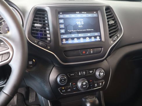 Used 2022 Jeep Cherokee Latitude Lux AWD/4WD image 5