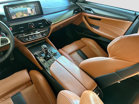 Used 2023 BMW M5 image 25