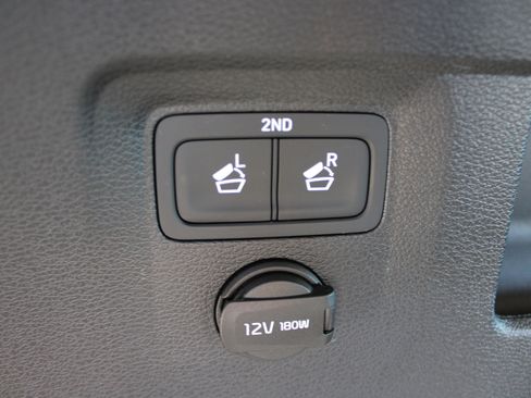 Used 2024 Kia Telluride S image 17