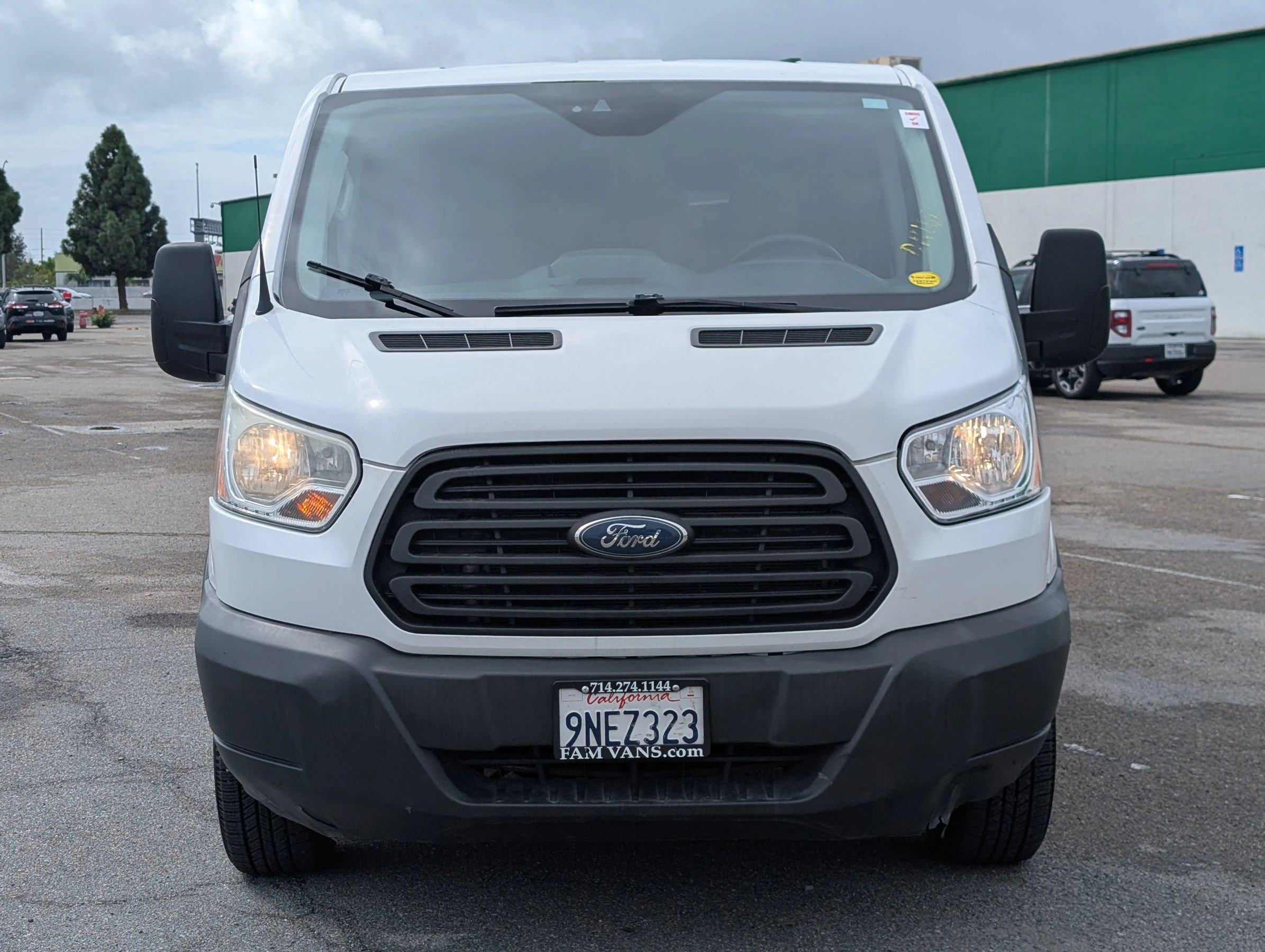Used 2015 Ford Transit 350 XLT RWD image 2